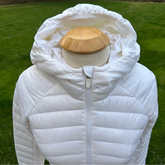 Lululemon Down for a Run Jacket in White Size 6 - Picture 7 of 16